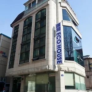 2* Guest house Myeongdong Ecohouse